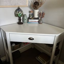 Corner Desk With Free Chair