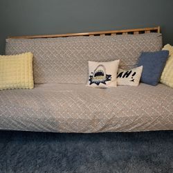 Queen Futon