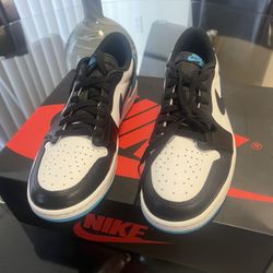 Air Jordan 1 Retro Low OG 'UNC'