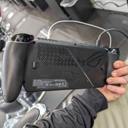 ROG Ally X (AMD Ryzen AI Z2 Extreme, 24 GB de RAM, SSD de 1 TB)