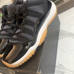 JORDAN 11 SPACE JAM SIZE 8 LIKE NEW 