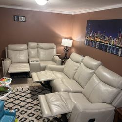 Reclining Couch & Loveseat Set - Excellent Condition - $1,600 (Beloit)