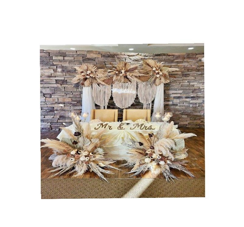 Dazzle Guests with Gorgeous Wedding Decorations! throw improve