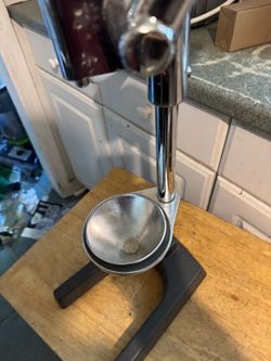 Manual Citrus Juicer Press Stand