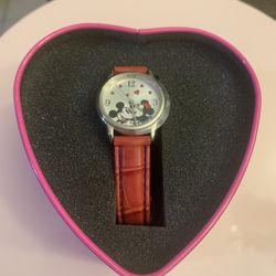 COLLECTIBLE MINNIE AND MICKEY MOUSE WATCH