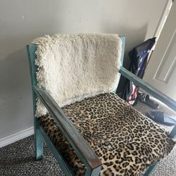 Antique Single Chair Rustic Style 