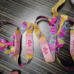 Coachella Sunday Vip Wristbands. Meet In Desert Palm. Cheap!!