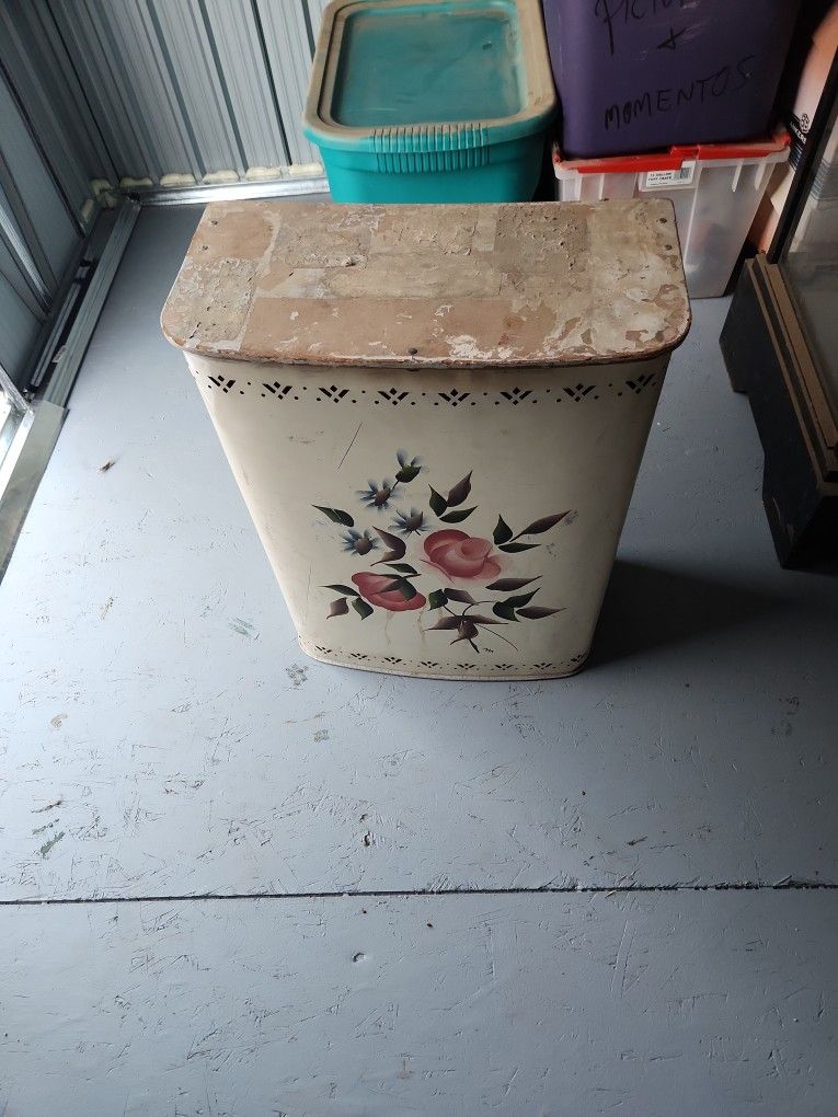 Antique Clothes Hamper