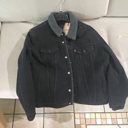Levis sherpa trucker jacket 