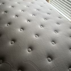 King Size Bed - FREE