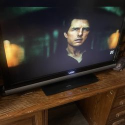 Vizio 32 inch flat screen  .T.V.