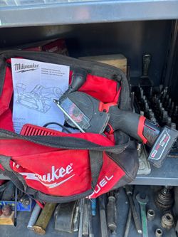 Milwaukee M12 Fuel Cut-Off Tool with Battery and Bag