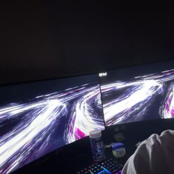 Gaming monitor 2K @ 180hz