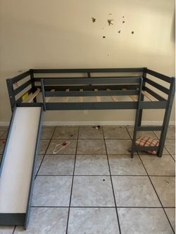 Kids bed and slide