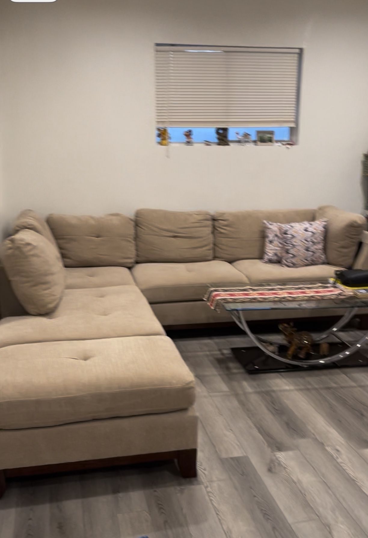 Modern Beige Sectional Sofa โ Excellent Condition!