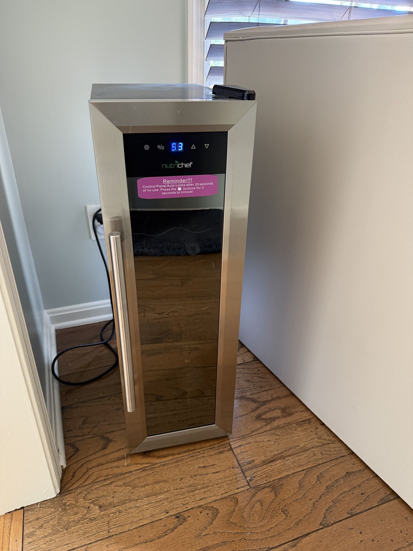 Nutrichef 12 Bottle Stainless Steel Slim Wine Fridge