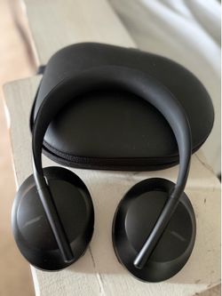 Bose Noise Cancelling 700 headphones