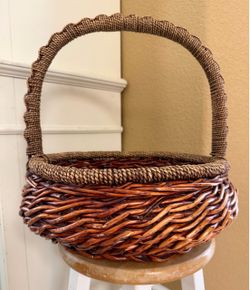 DECORATIVE/USEFUL BASKET
