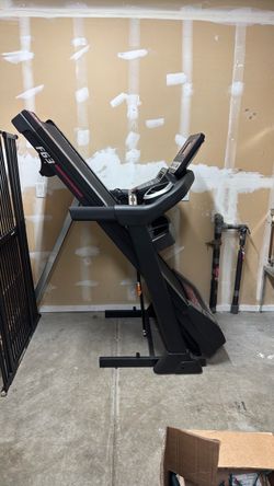 Sole Treadmill F63