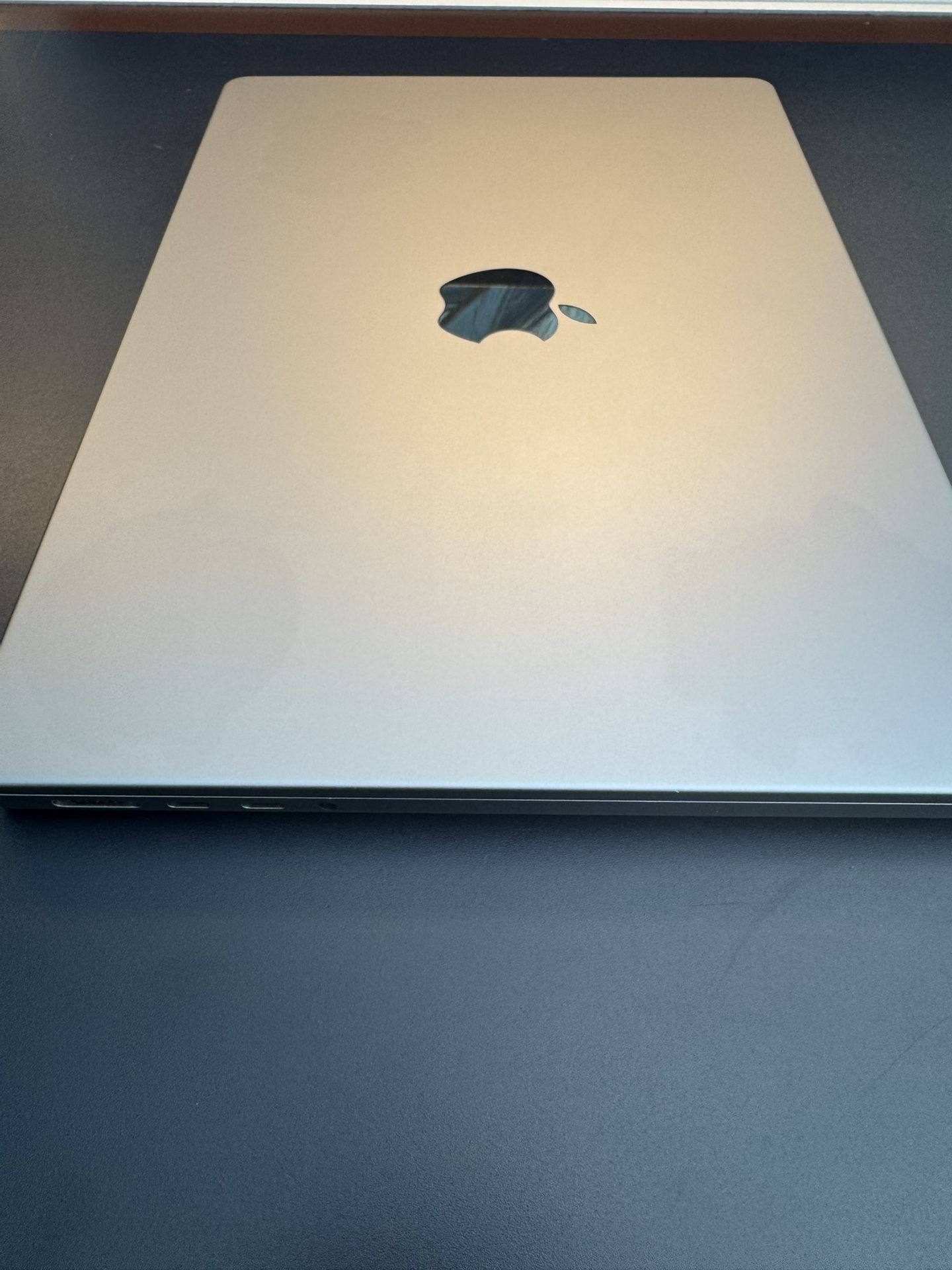 Apple MacBook Pro M3 14 Inch  RAM 8  500GB storage New With Warranty