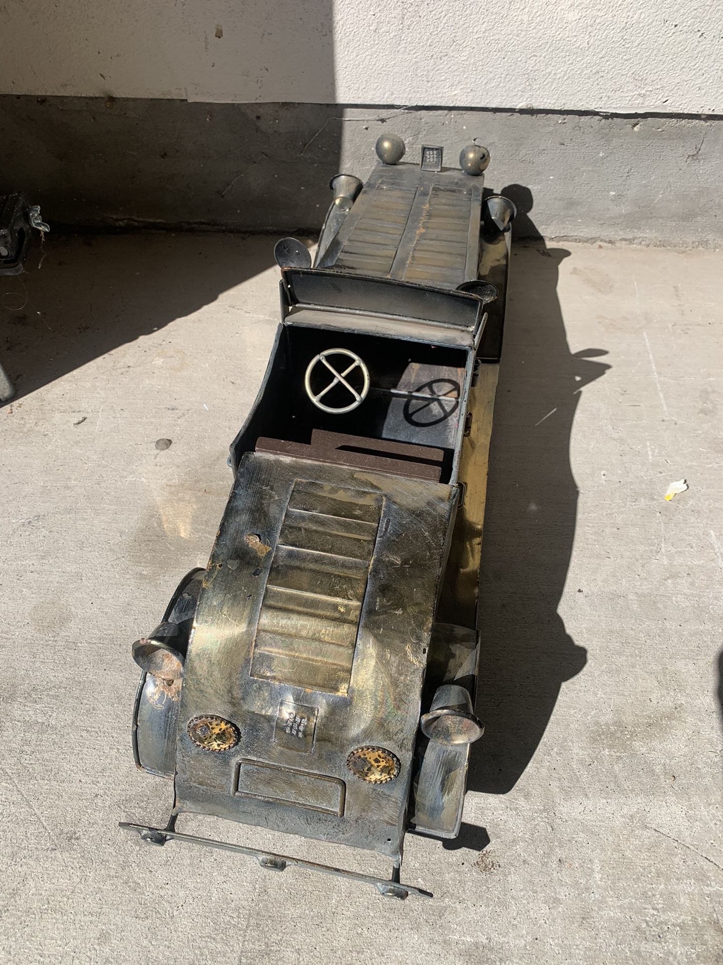Metal Decorative Car