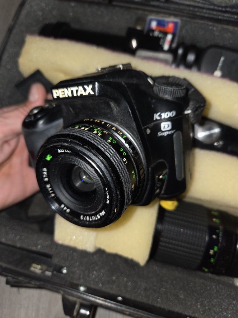 (Pentax K100 D)Camera