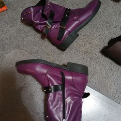 Tonz Of Boots Sz 9-10
