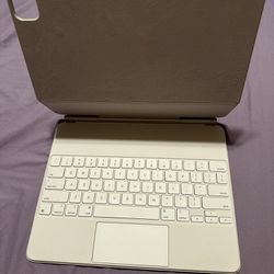 Apple 🍏 Magic Keyboard White 12.9”