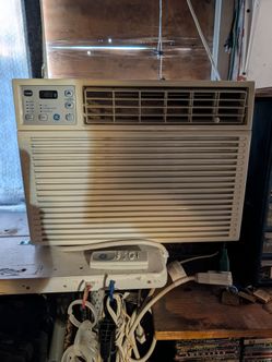 (GE) Air Conditioner- With Remote.
