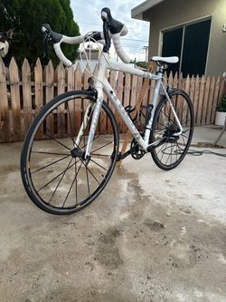 Trek Lexa Women’s-Specific road bike