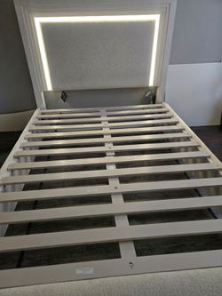 Cindy Crawford Queen size Bedframe