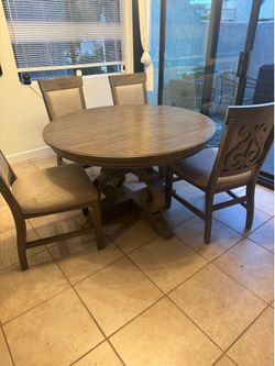 Dining table set
