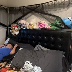 Canopy Bed Cal King Size