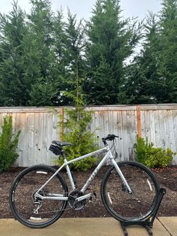 Scott Sub 45 Hybrid Bike – Medium frame  Lightweight Bicycle Disc Brakes