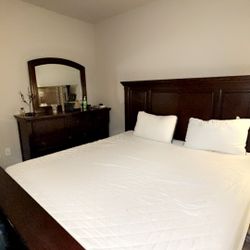 California King Bed with Mirror Dresser – Ashley Furniture