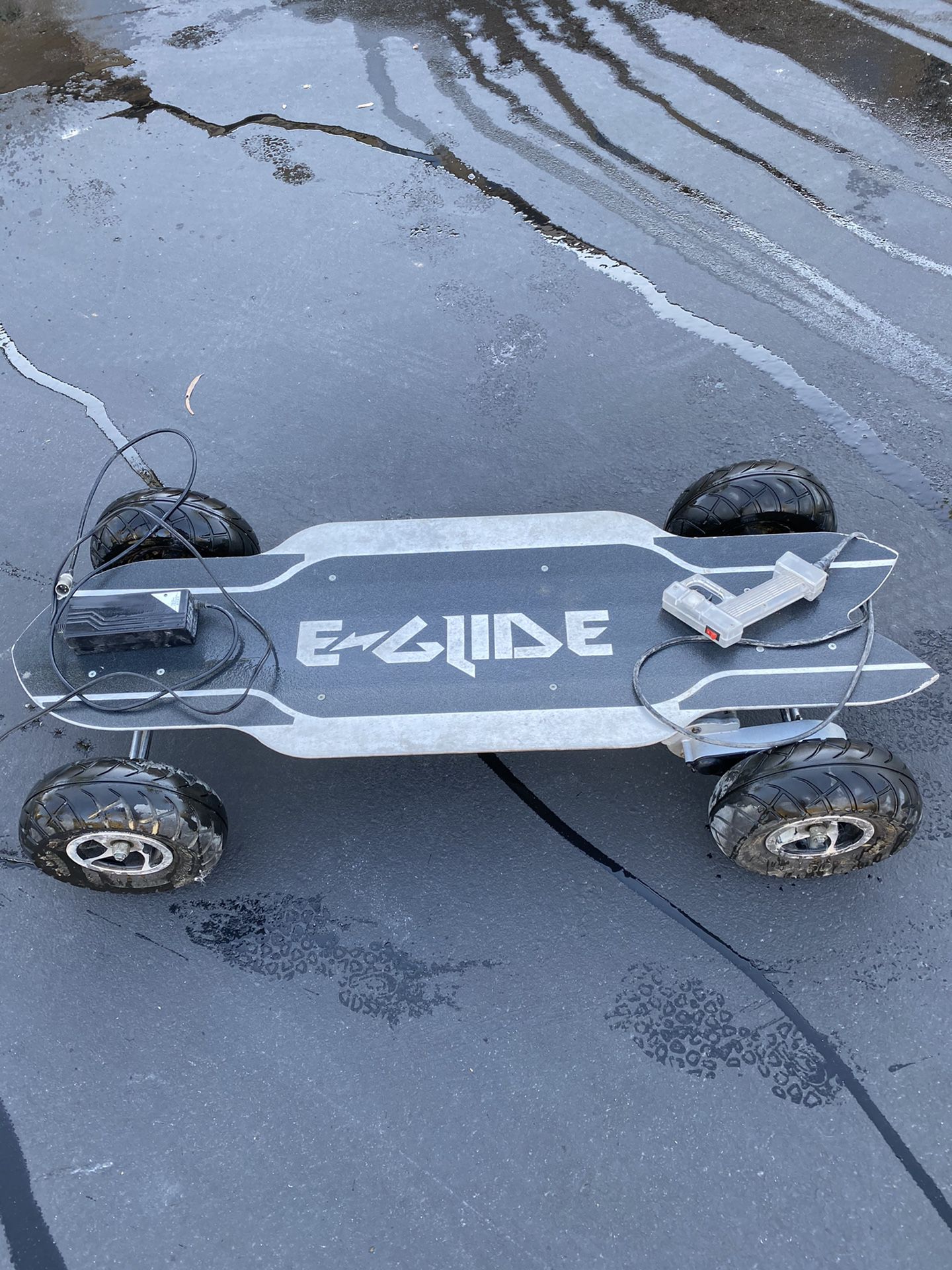 E-Glide Electric Skateboard