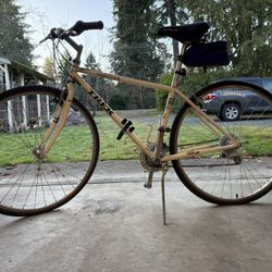 TREK Men’s Bike With Computer And Shimano Components!