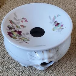 Antique ladies cuspidor/spittoon