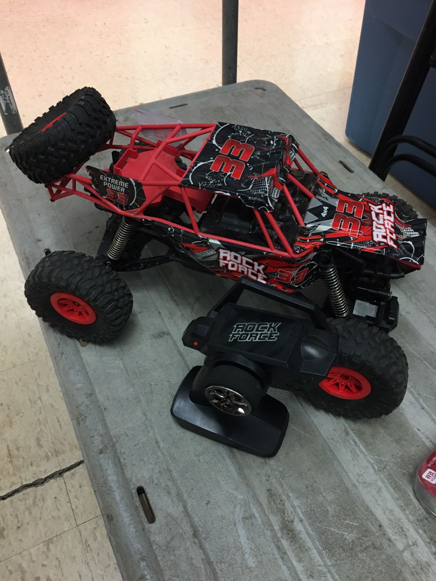 red and black r/c car