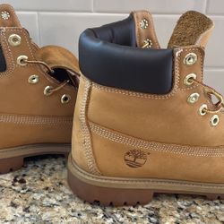 Timberland Boots Size 6M/8W