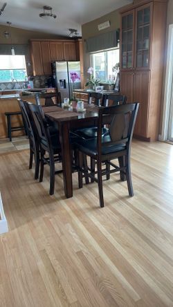 Dinner table with 6 seats tall