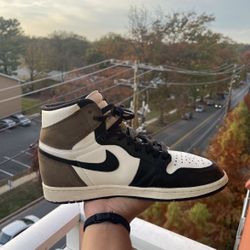 Jordan 1 mocha Size 9.5