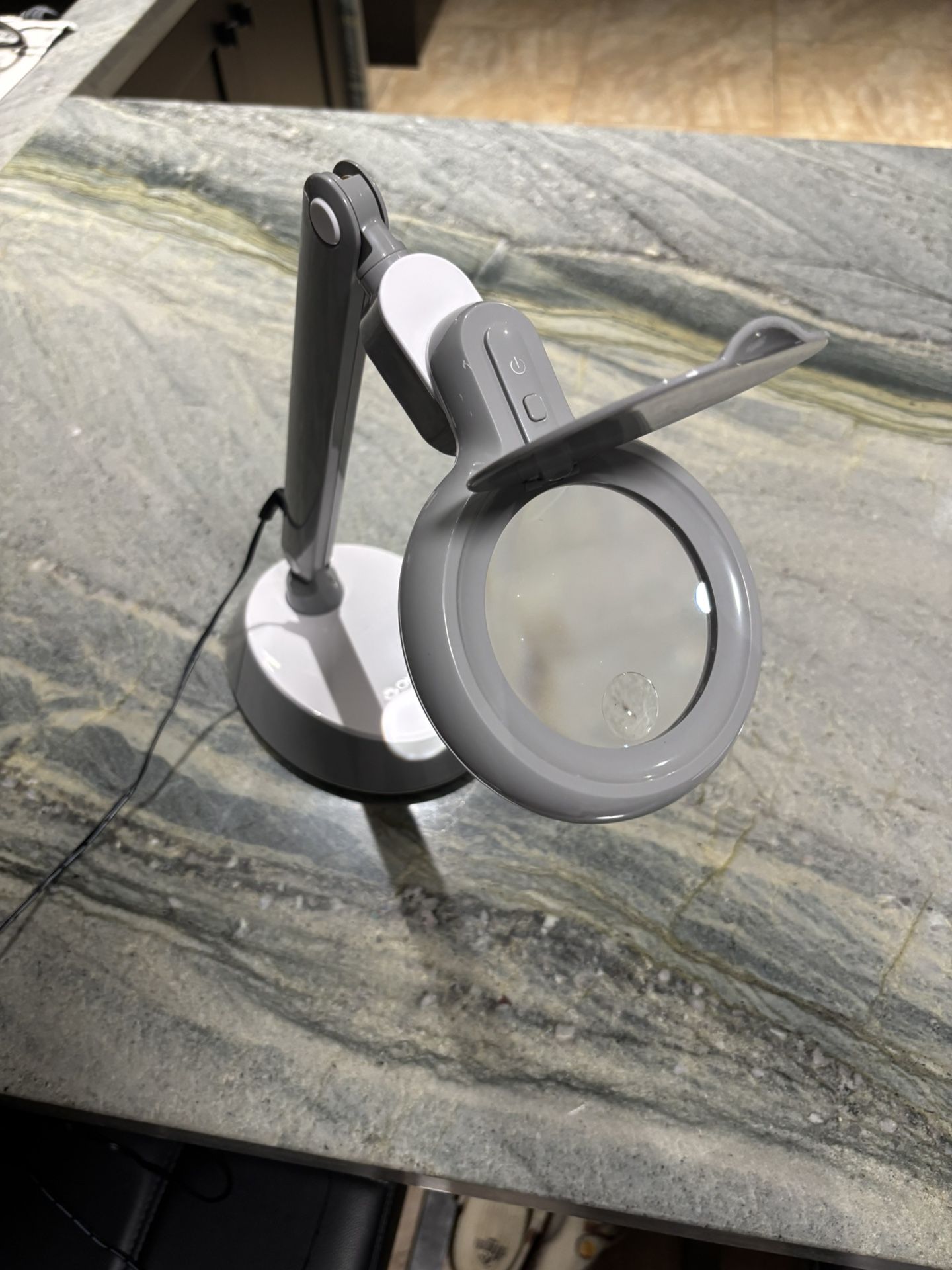 Desk Lamp With Magnifying-Ottlite