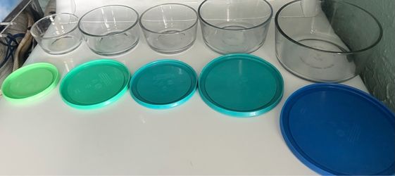 Pyrex bowls