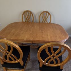 Table Chairs 