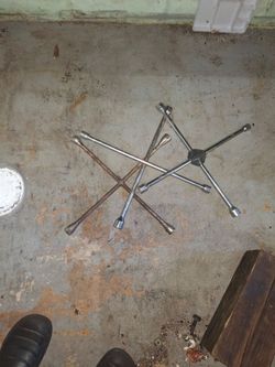 3 - 4 way lug Wrenches
