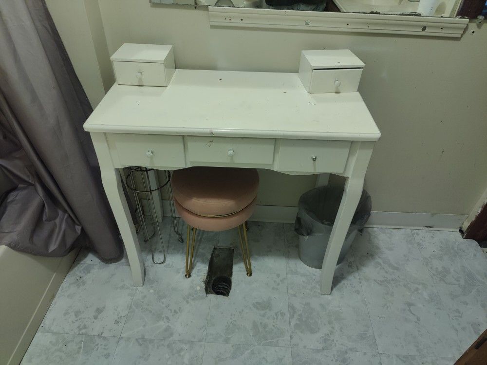 Vanity With Stool