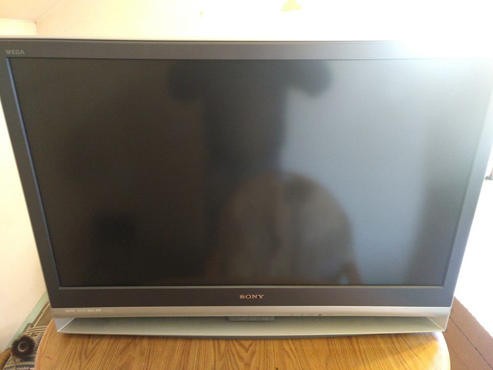 Sony Wega 40-inch TV
