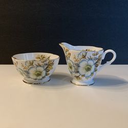 Windsor Bone China Creamer & Sugar Bowl Beautiful Mint Condition