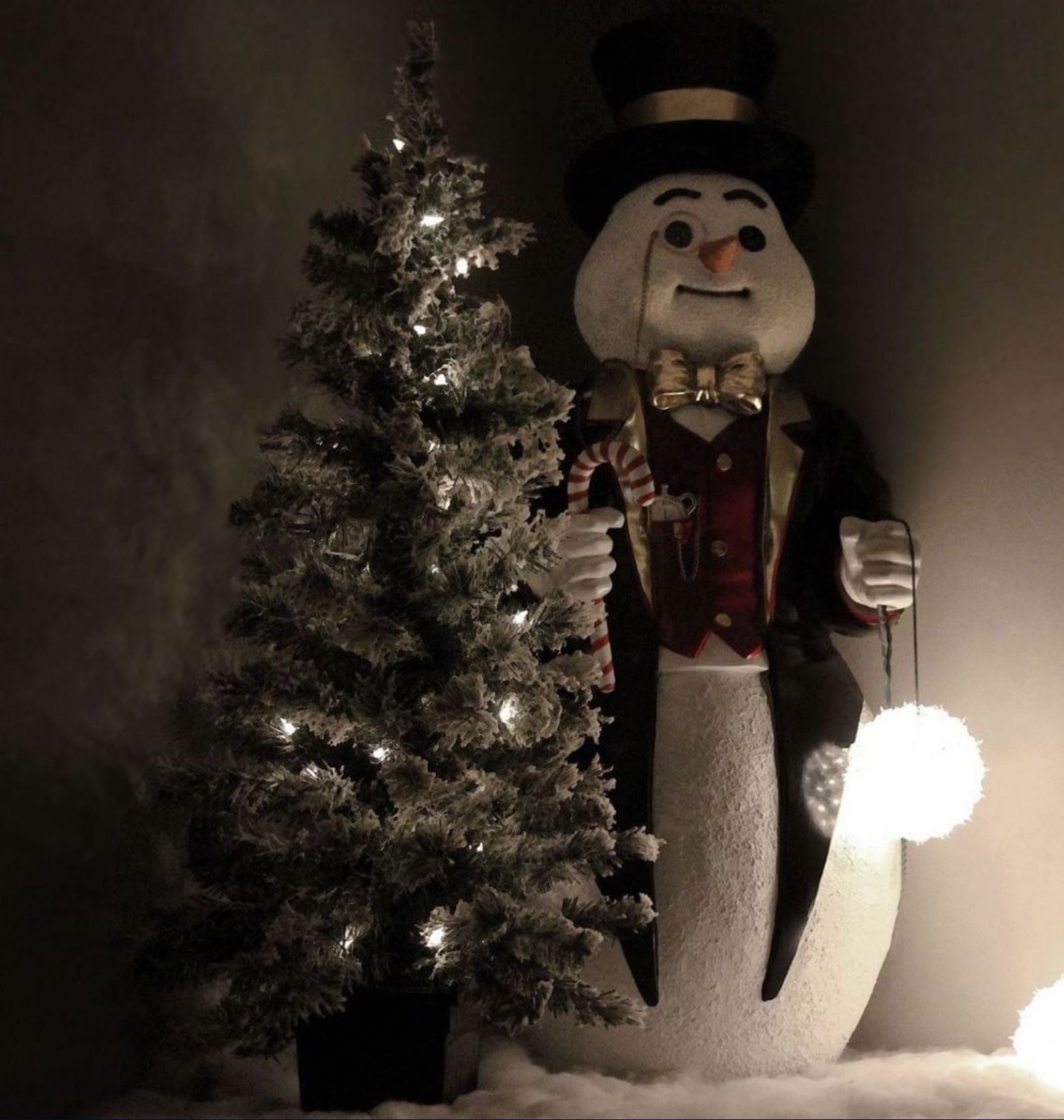 4’ Commercial Grade Indoor/Outdoor Snowman Christmas Decoration